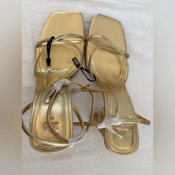 NWOT ZARA Gold Strappy High Heel Sandals - Picture 4 of 7
